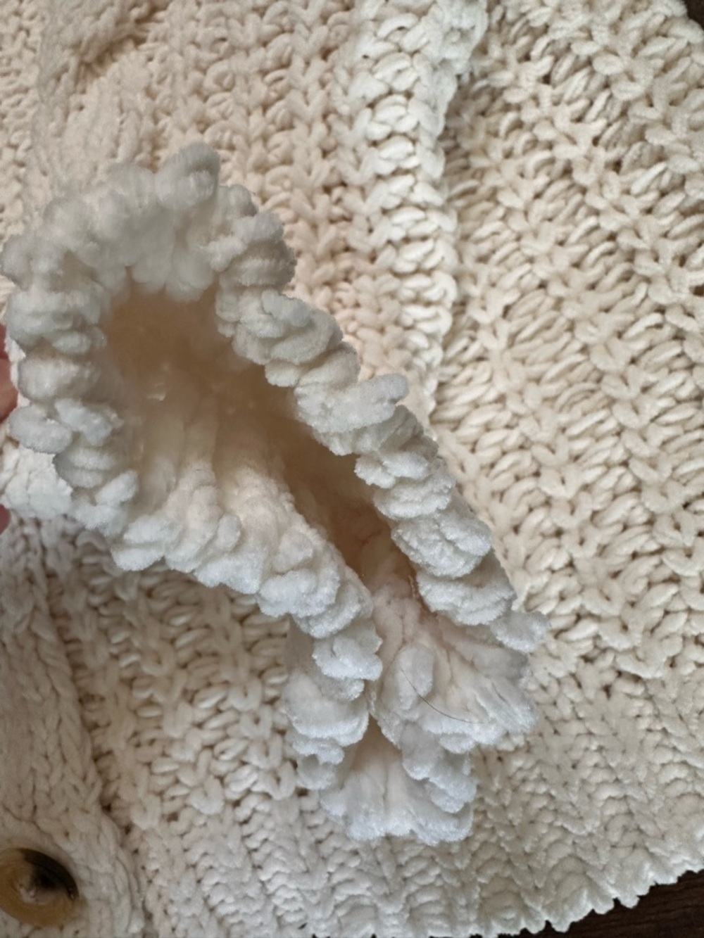 Aakaa Cream Knit Cardigan Sweater cable pattern on front SUPER SOFT M like new - Picture 10 of 17